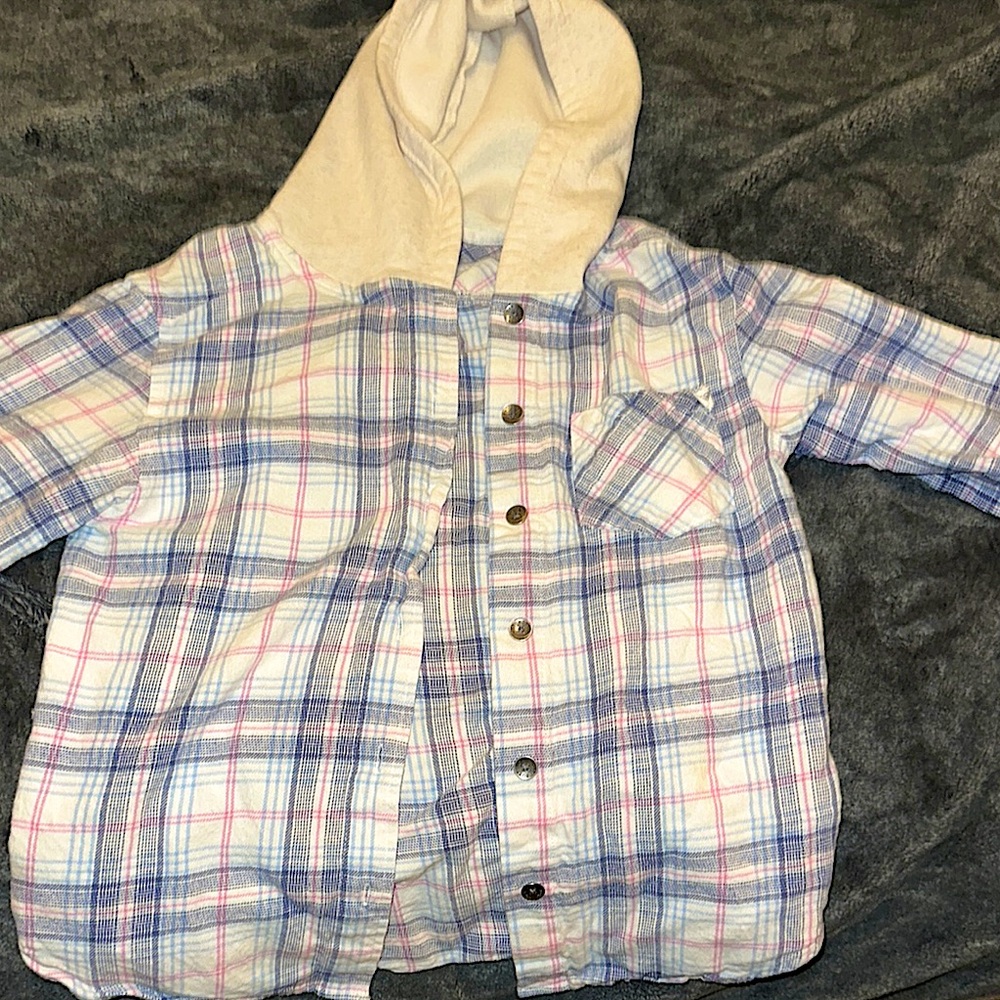 Girls Roxy shacket. Size Large 14/16. Blue and pink plaid with a cream hood.‎